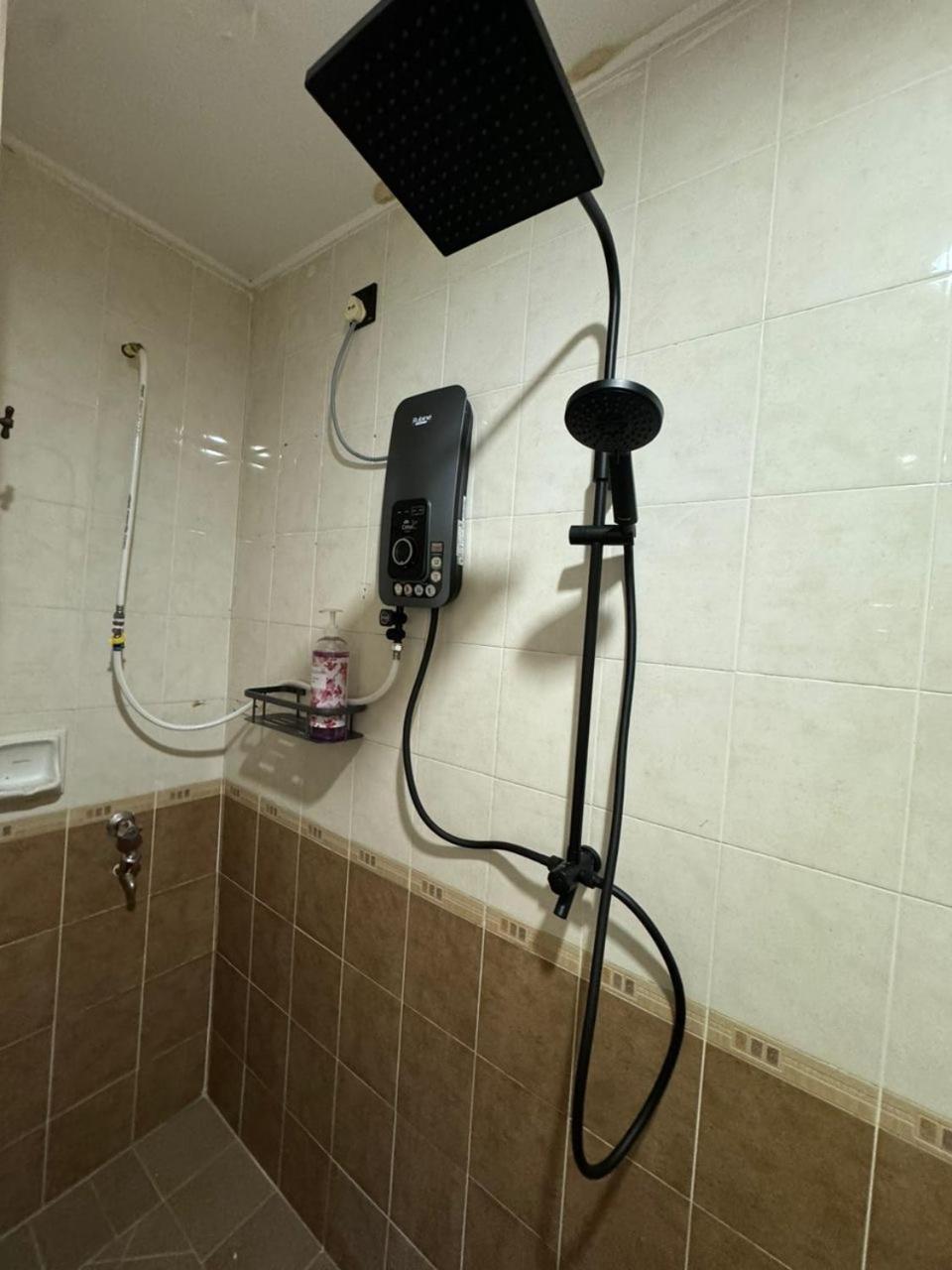 Momo Guest House Kuala Terengganu Bagian luar foto