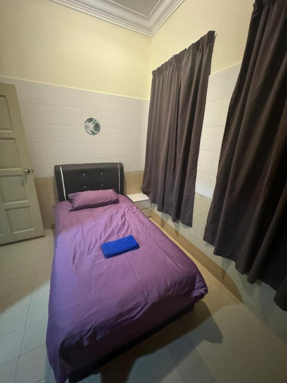Momo Guest House Kuala Terengganu Bagian luar foto